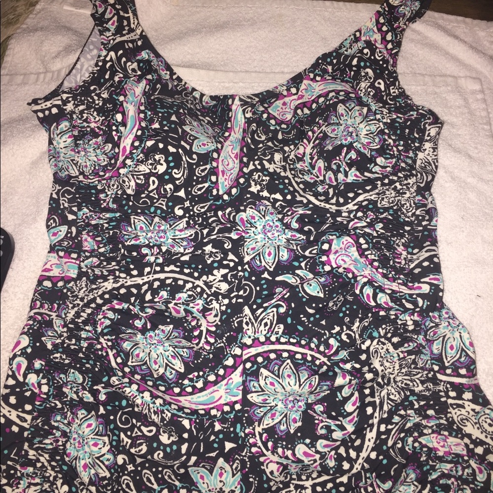 Ladies size 20W swimsuit used black and pink
